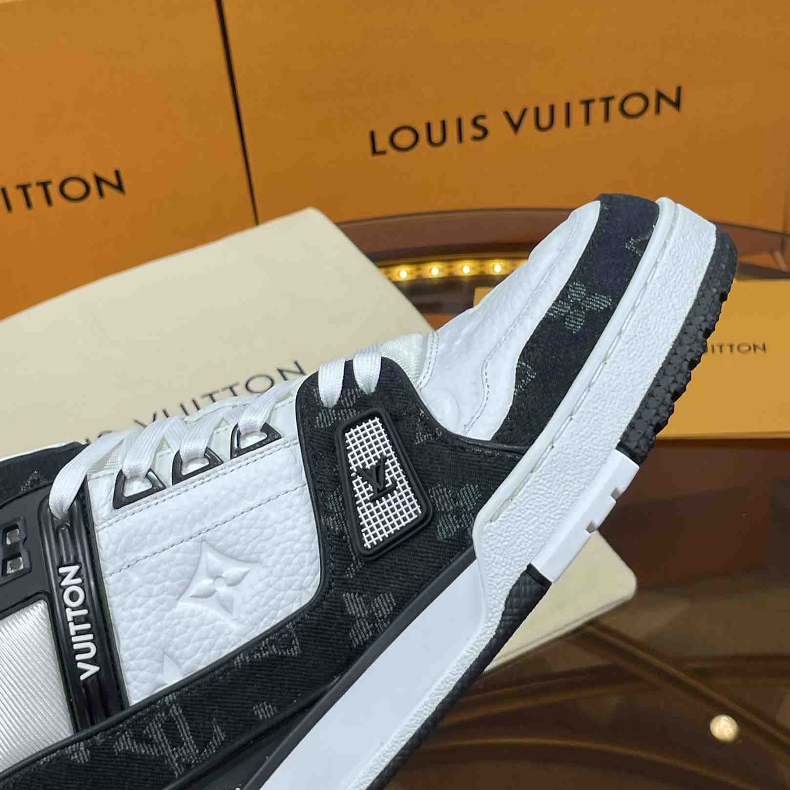 Louis Vuitton LV Trainer Sneaker       1A9JGB - DopestKickz