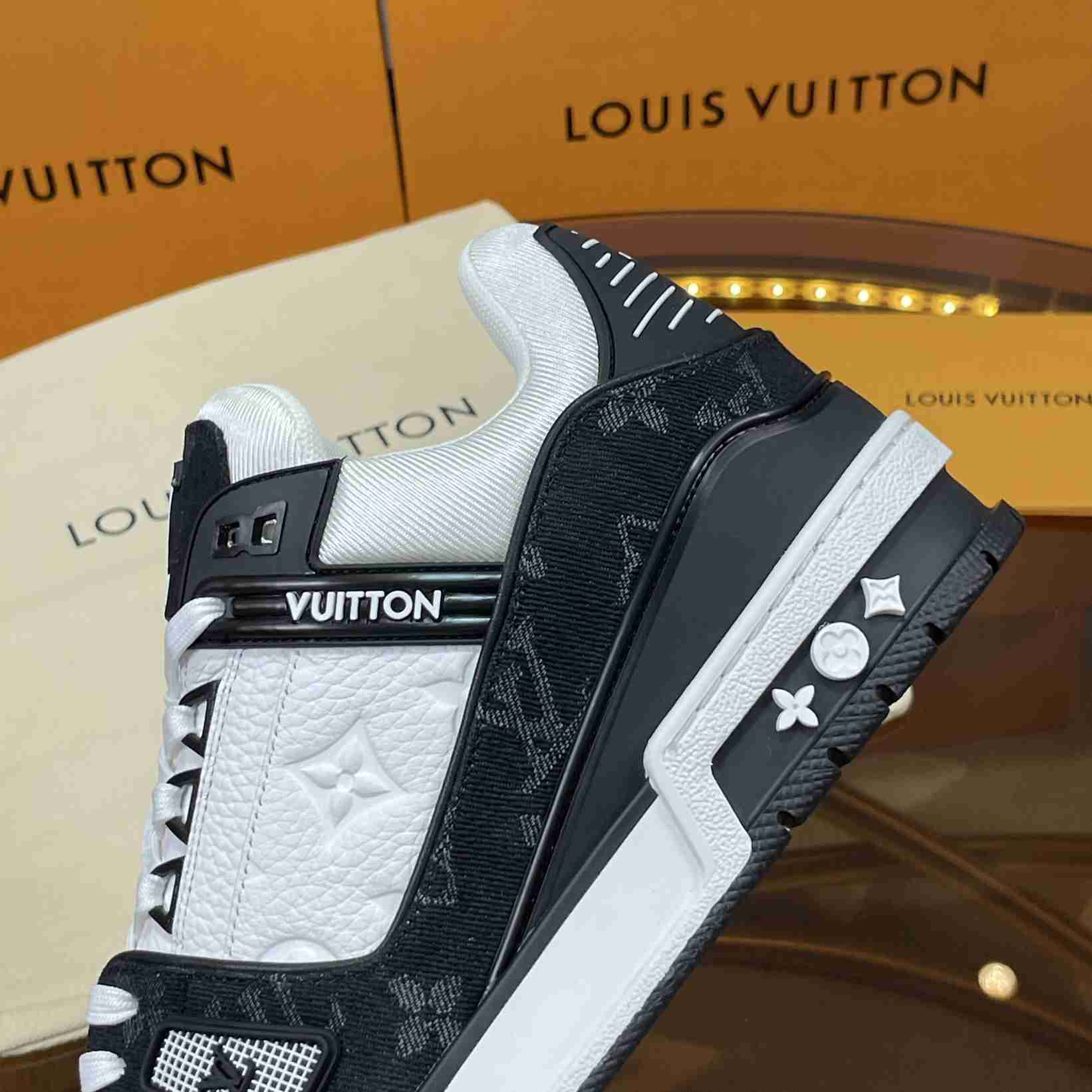 Louis Vuitton LV Trainer Sneaker       1A9JGB - DopestKickz