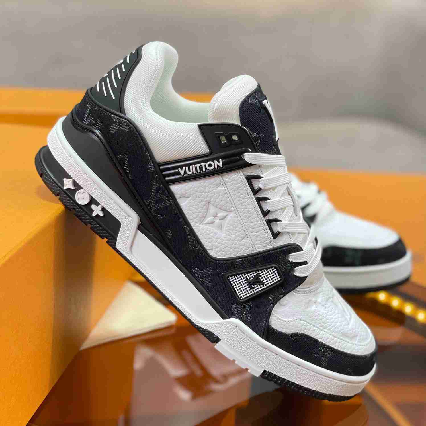 Louis Vuitton LV Trainer Sneaker       1A9JGB - DopestKickz