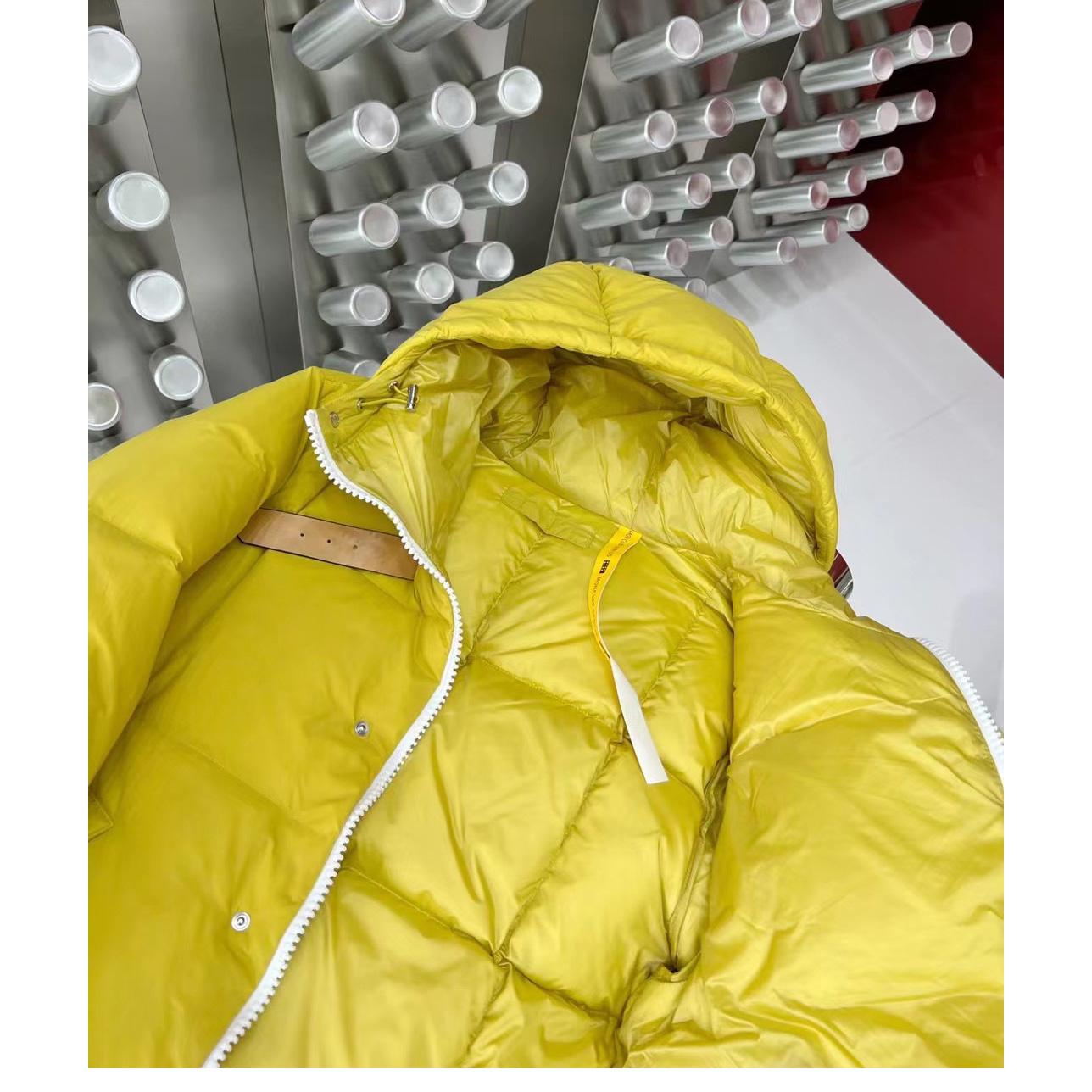 Moncler Wintefold Short Down Jacket - DopestKickz