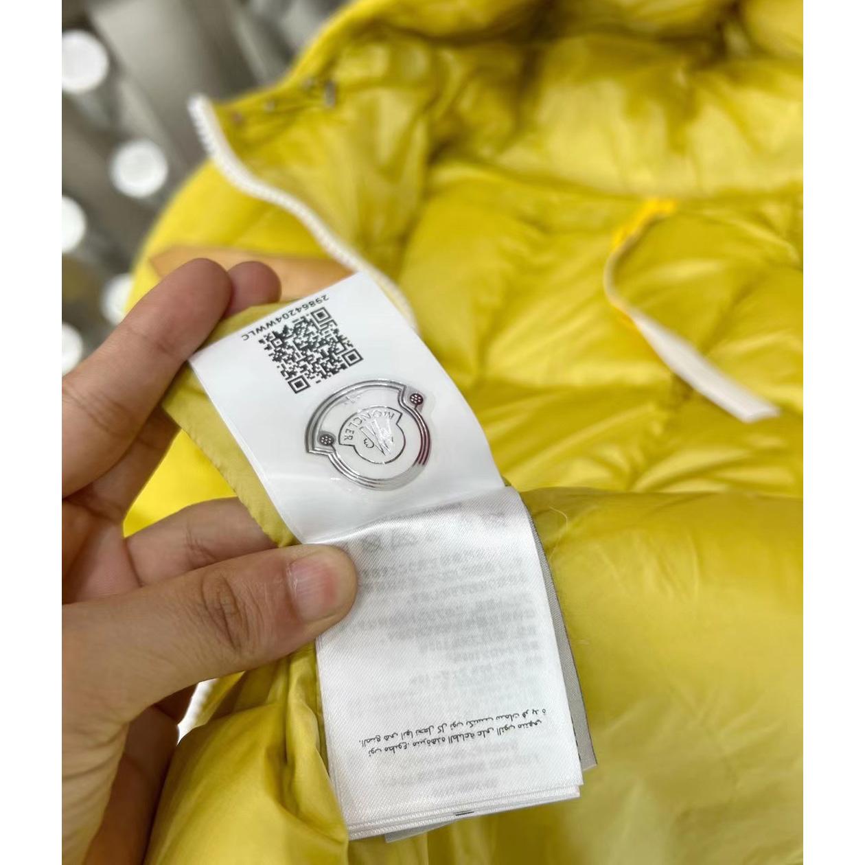 Moncler Wintefold Short Down Jacket - DopestKickz