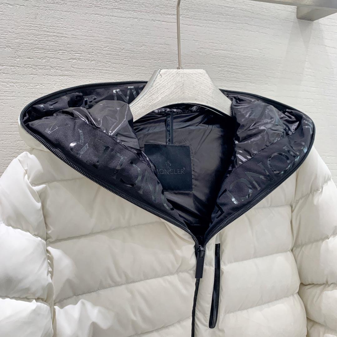 Moncler Herbe Short Down Jacket - DopestKickz