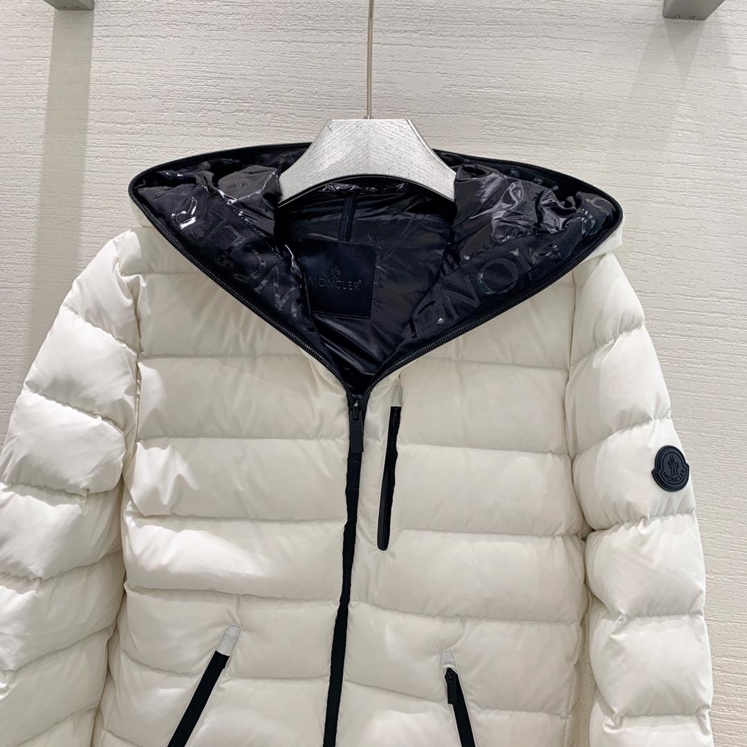 Moncler Herbe Short Down Jacket - DopestKickz