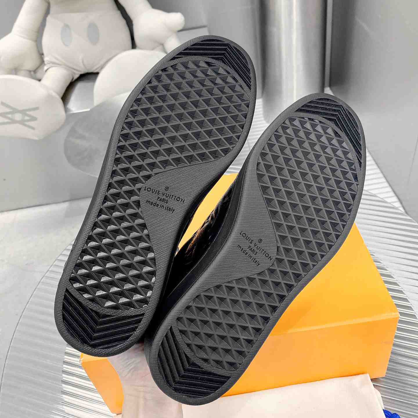 Louis Vuitton Luxembourg Sneaker    1A8QEB - DopestKickz