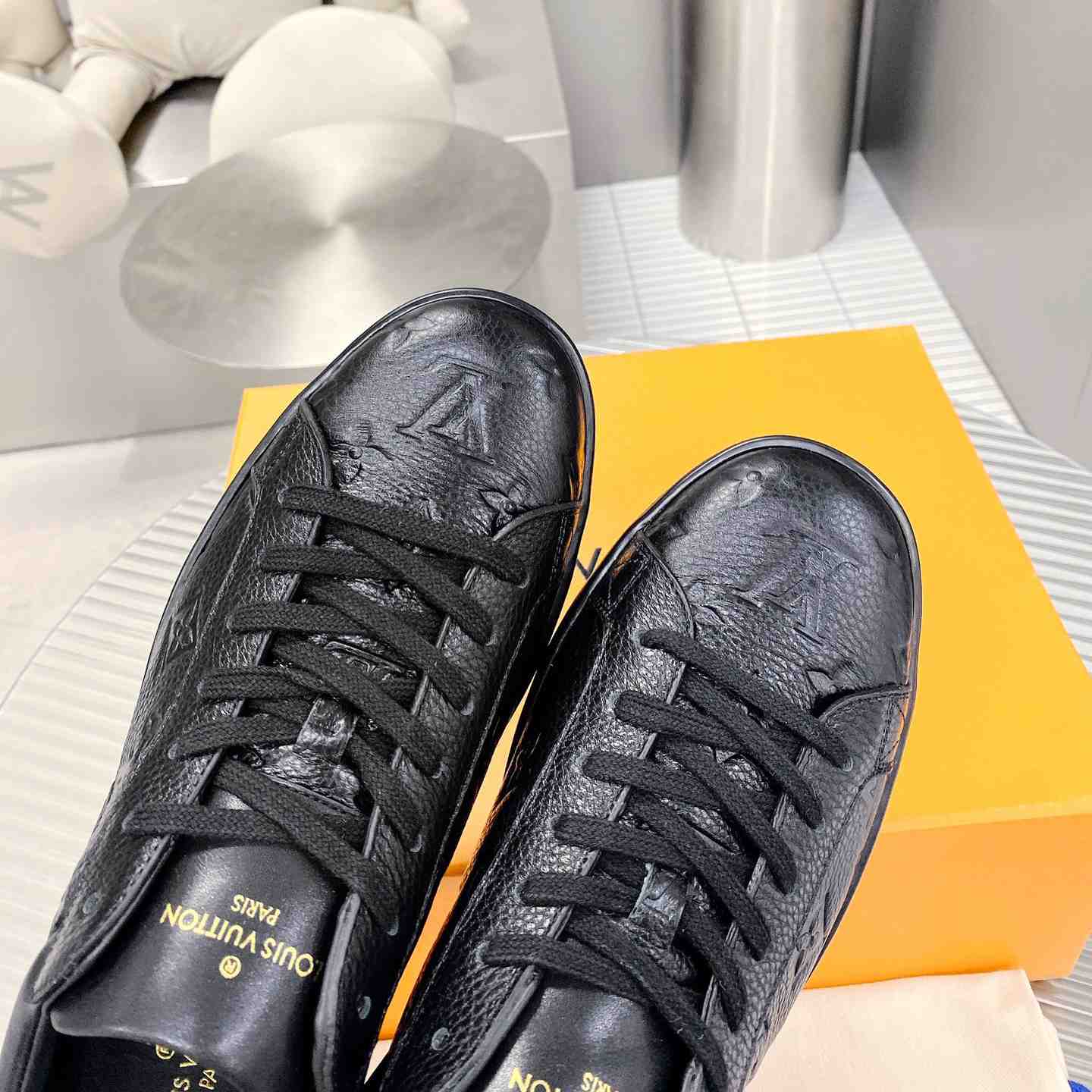 Louis Vuitton Luxembourg Sneaker    1A8QEB - DopestKickz
