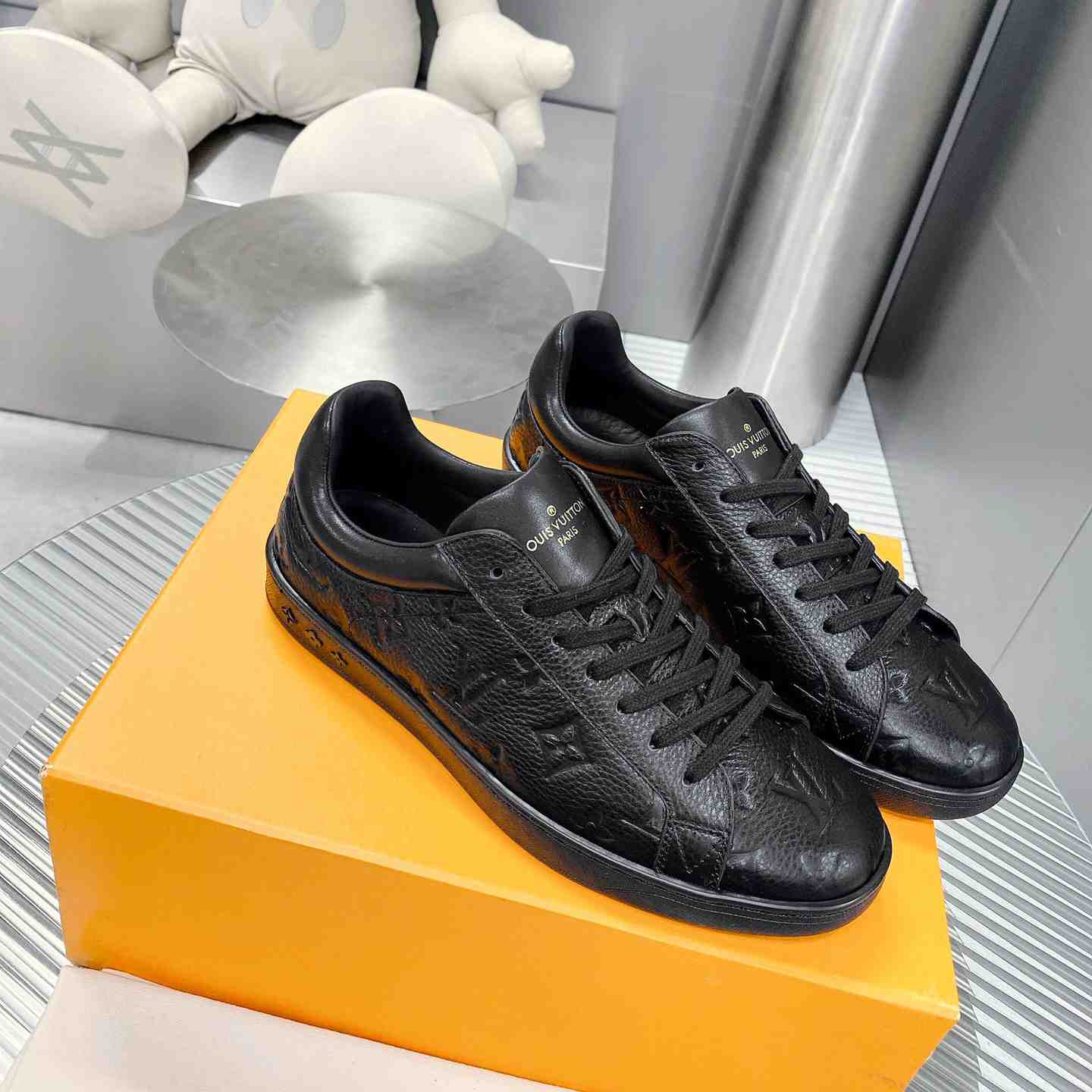 Louis Vuitton Luxembourg Sneaker    1A8QEB - DopestKickz