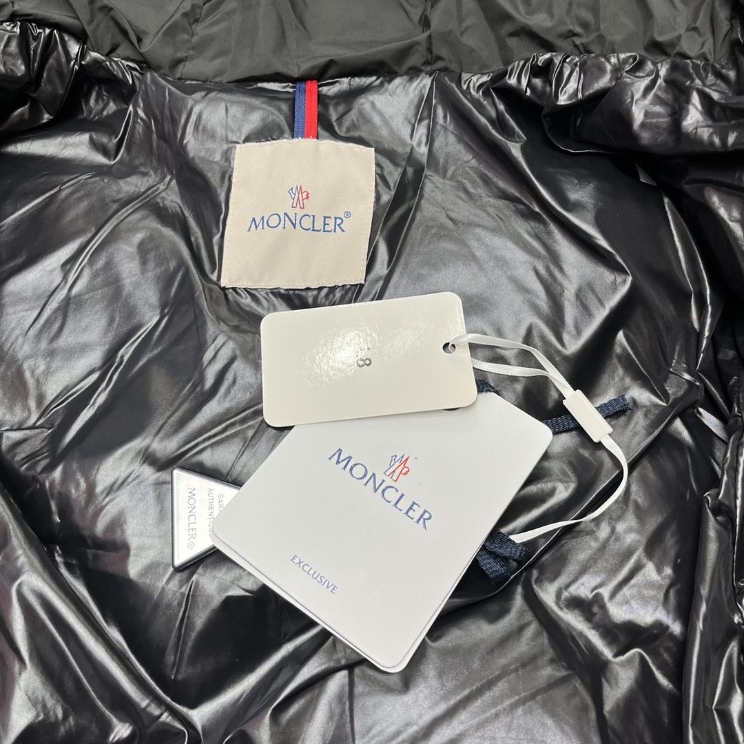 Moncler Black Daynamic Porossan Down Jacket - DopestKickz