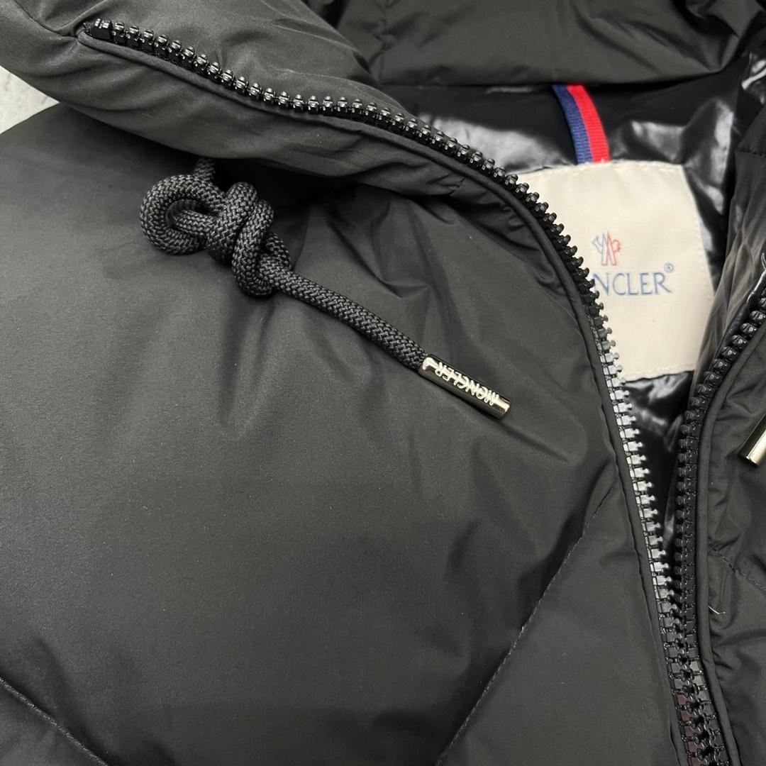 Moncler Black Daynamic Porossan Down Jacket - DopestKickz