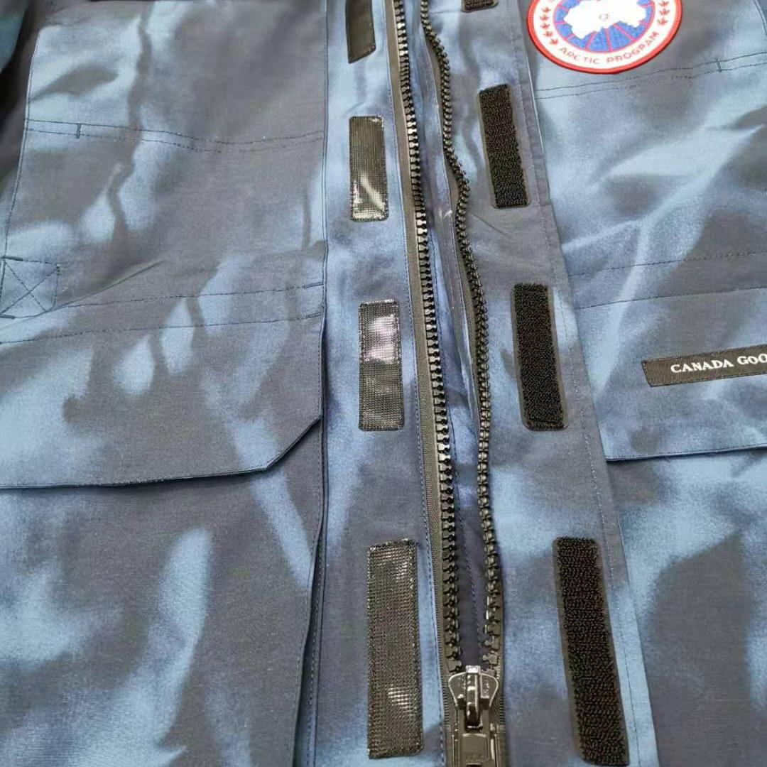 Canada Goose Down Jacket - DopestKickz