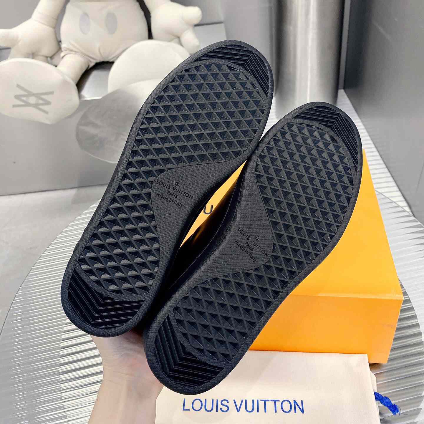 Louis Vuitton Luxembourg Samothrace Sneakers   1A9JCM - DopestKickz