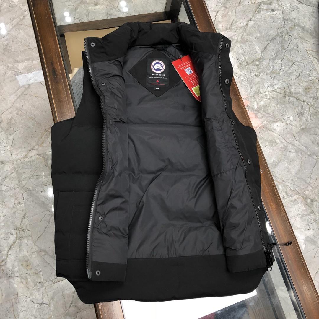 Canada Goose Freestyle Crew Vest - DopestKickz