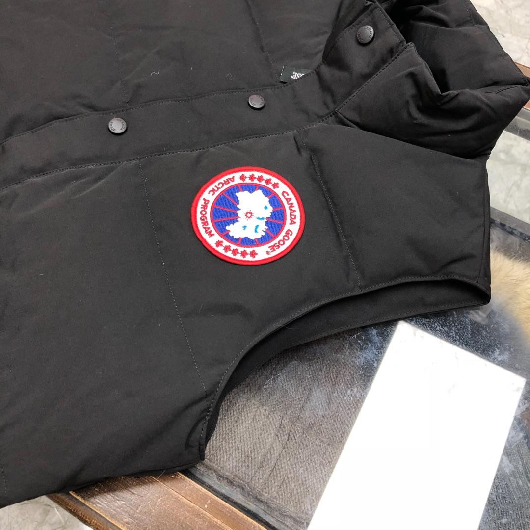 Canada Goose Freestyle Crew Vest - DopestKickz
