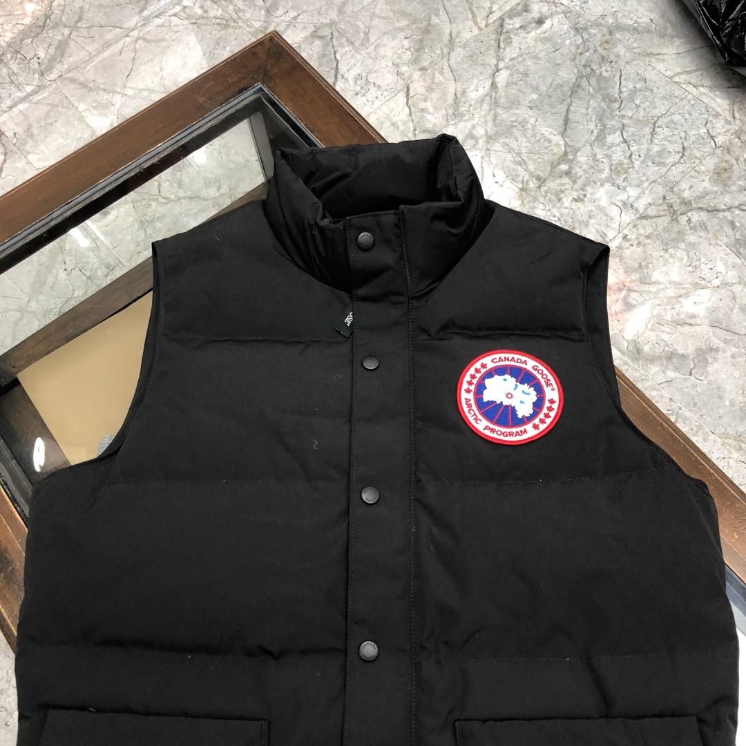 Canada Goose Freestyle Crew Vest - DopestKickz