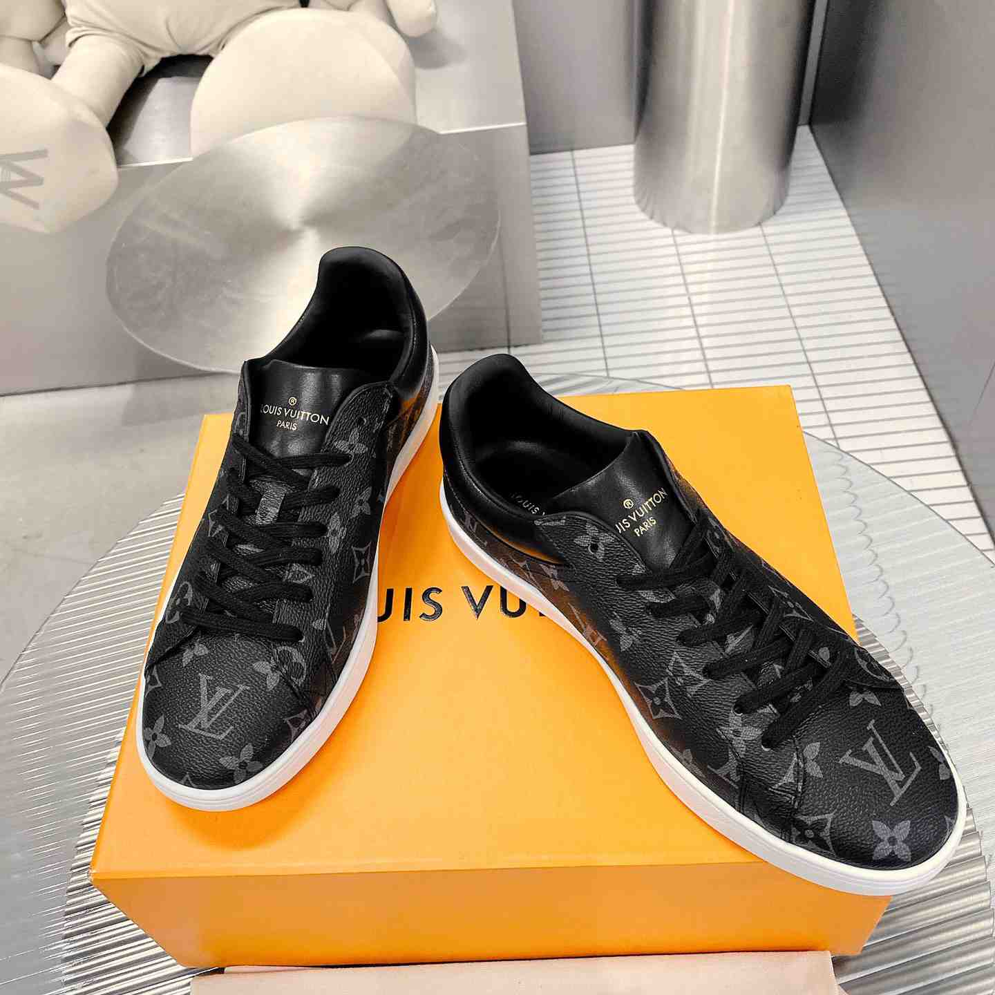 Louis Vuitton Luxembourg Samothrace Sneakers     1A4PAT - DopestKickz