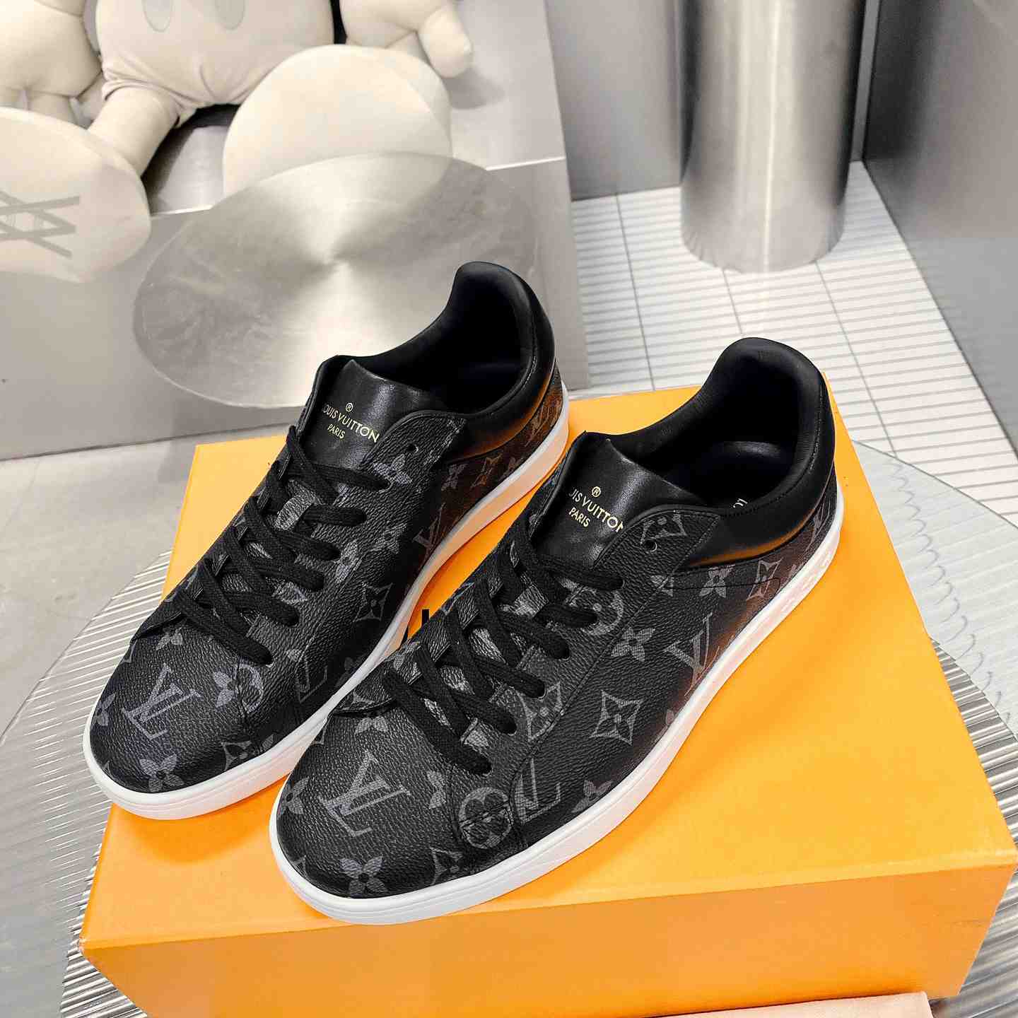 Louis Vuitton Luxembourg Samothrace Sneakers     1A4PAT - DopestKickz