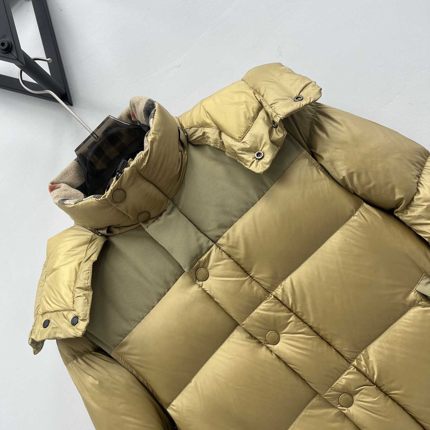 Burberry Detachable Sleeve Hooded Puffer Jacket - DopestKickz