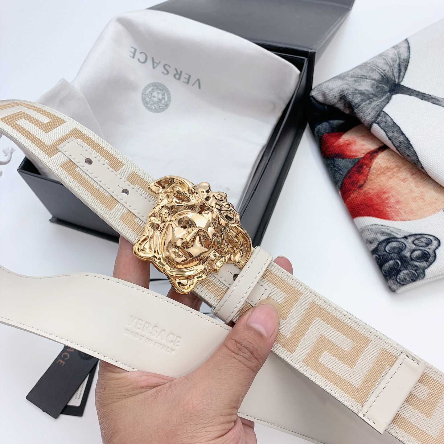 Versace Le Medusa Belt - DopestKickz