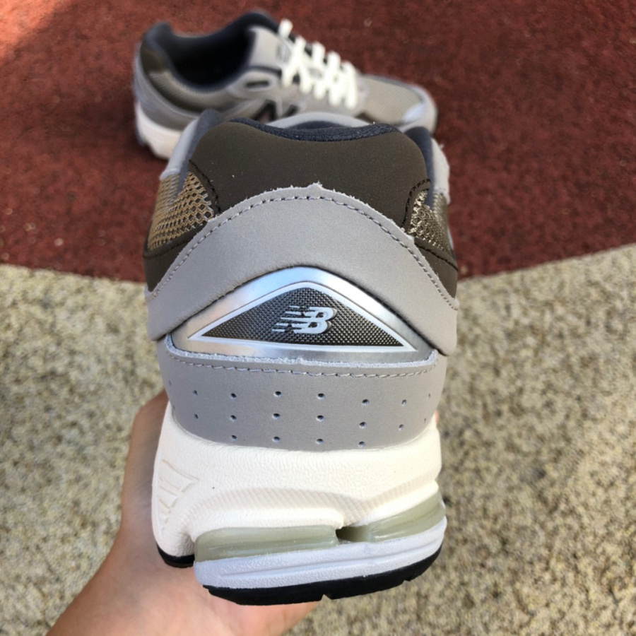 New Balance NB2002R Sneakers        M2002RAW - DopestKickz