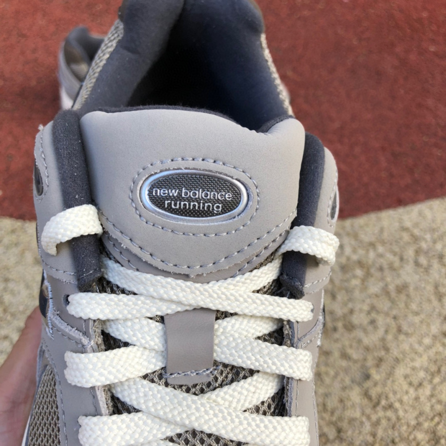 New Balance NB2002R Sneakers        M2002RAW - DopestKickz