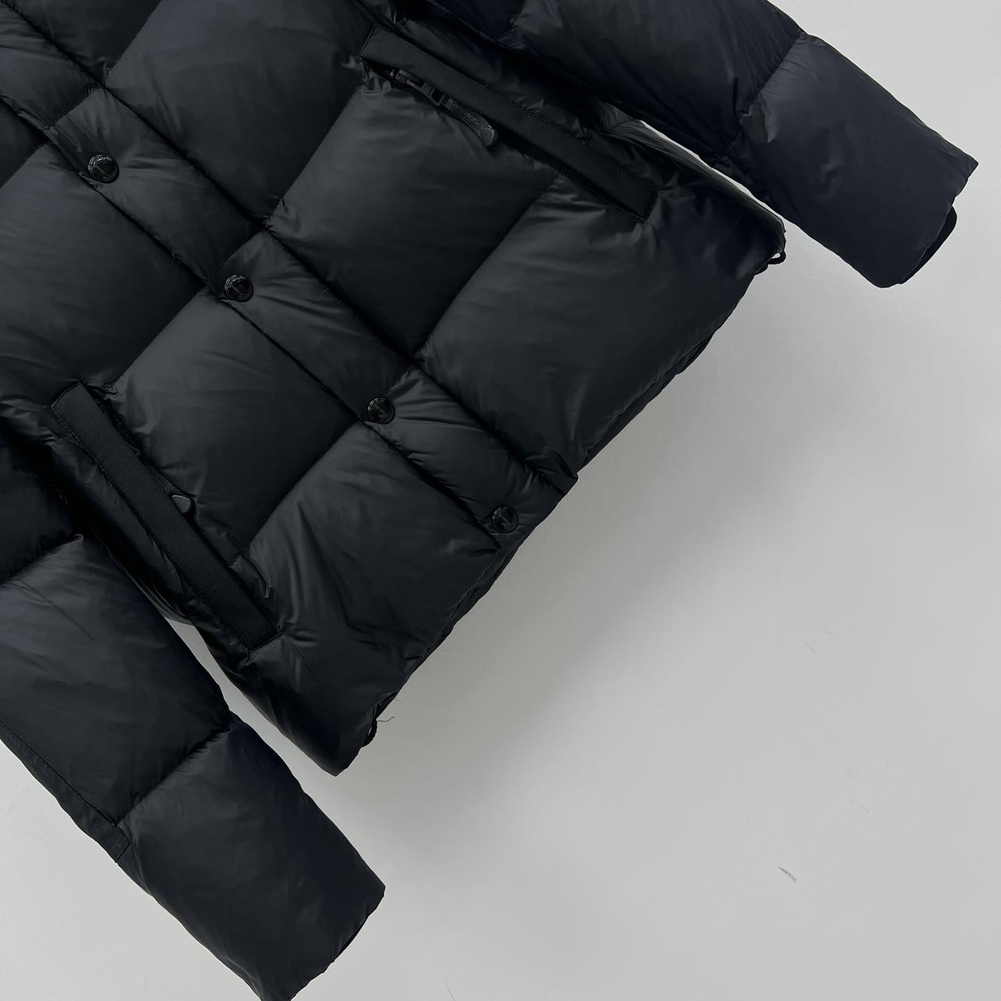 Burberry Detachable Sleeve Hooded Puffer Jacket - DopestKickz