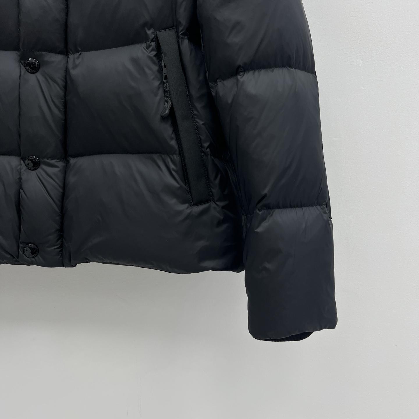 Burberry Detachable Sleeve Hooded Puffer Jacket - DopestKickz