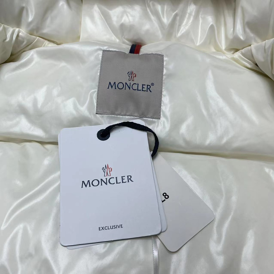 Moncler Gaou Short Down Jacket - DopestKickz