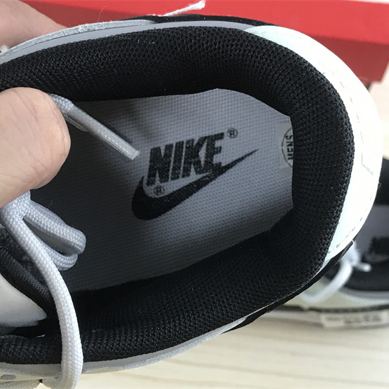 Nike SB Dunk Low EWB “Knicks” Sneaker   DD1391-100  - DopestKickz