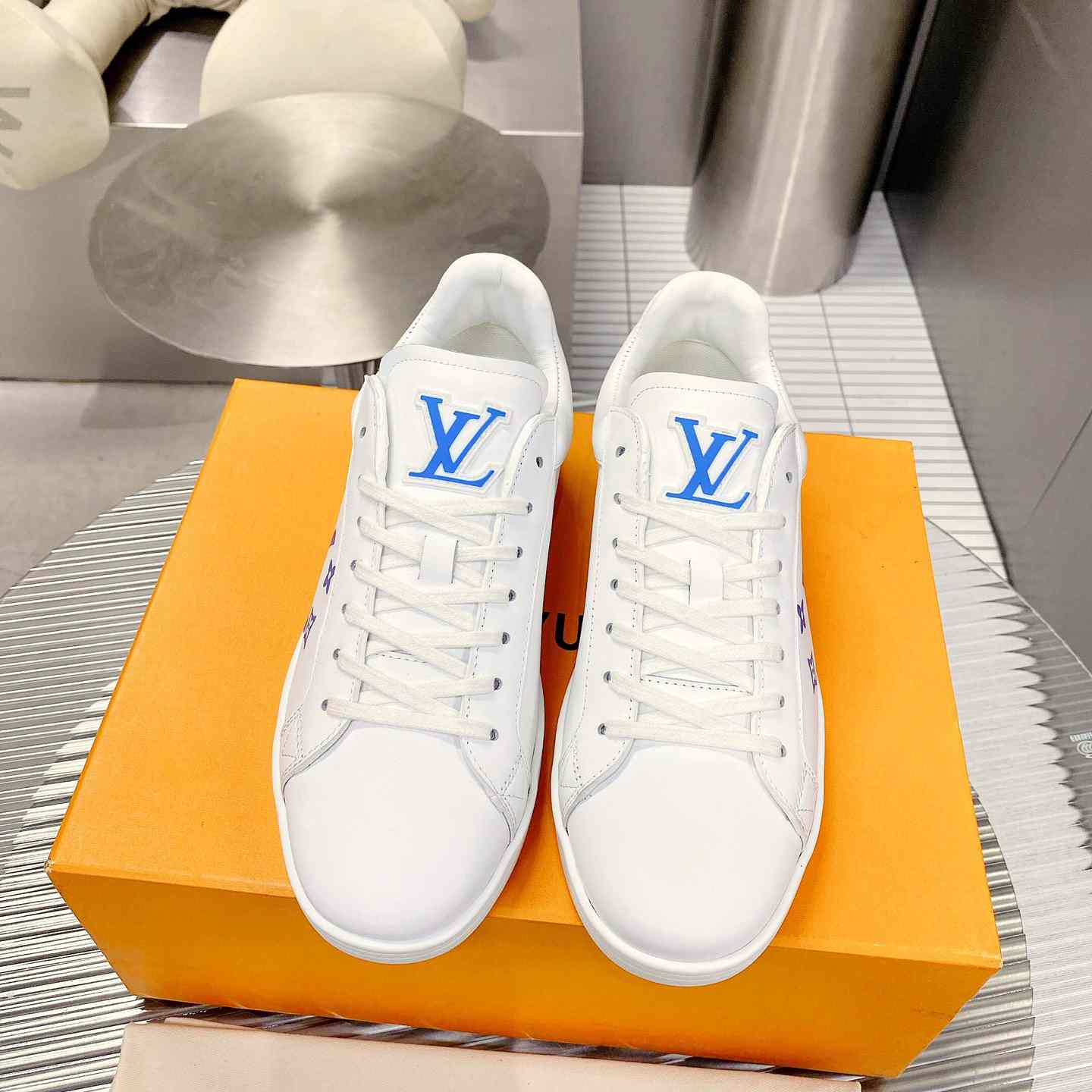 Louis Vuitton Luxembourg Samothrace Sneakers     1A9JDT - DopestKickz