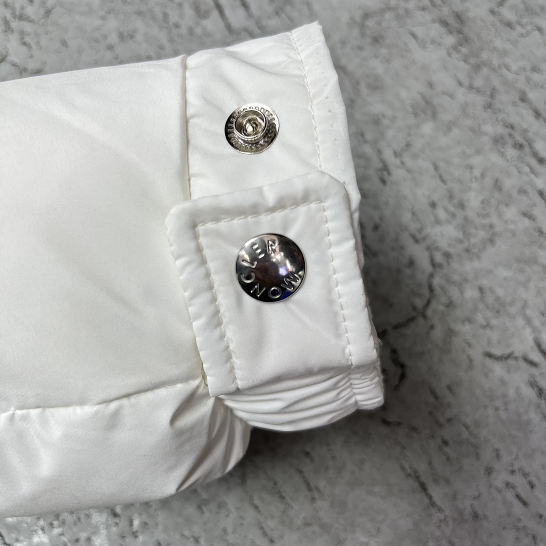 Moncler Poirier Zipped Short Down Jacket - DopestKickz