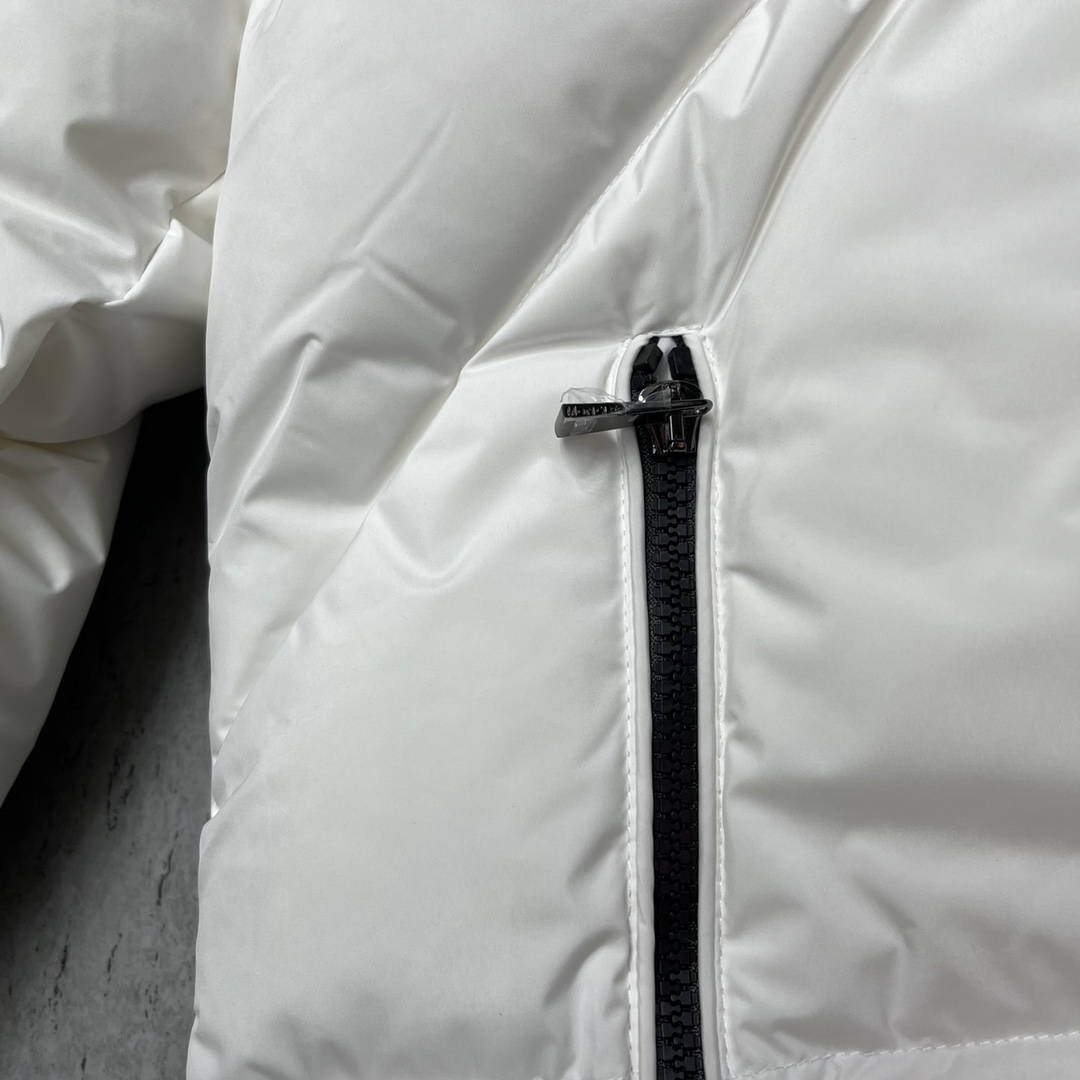 Moncler White Daynamic Porossan Down Jacket - DopestKickz