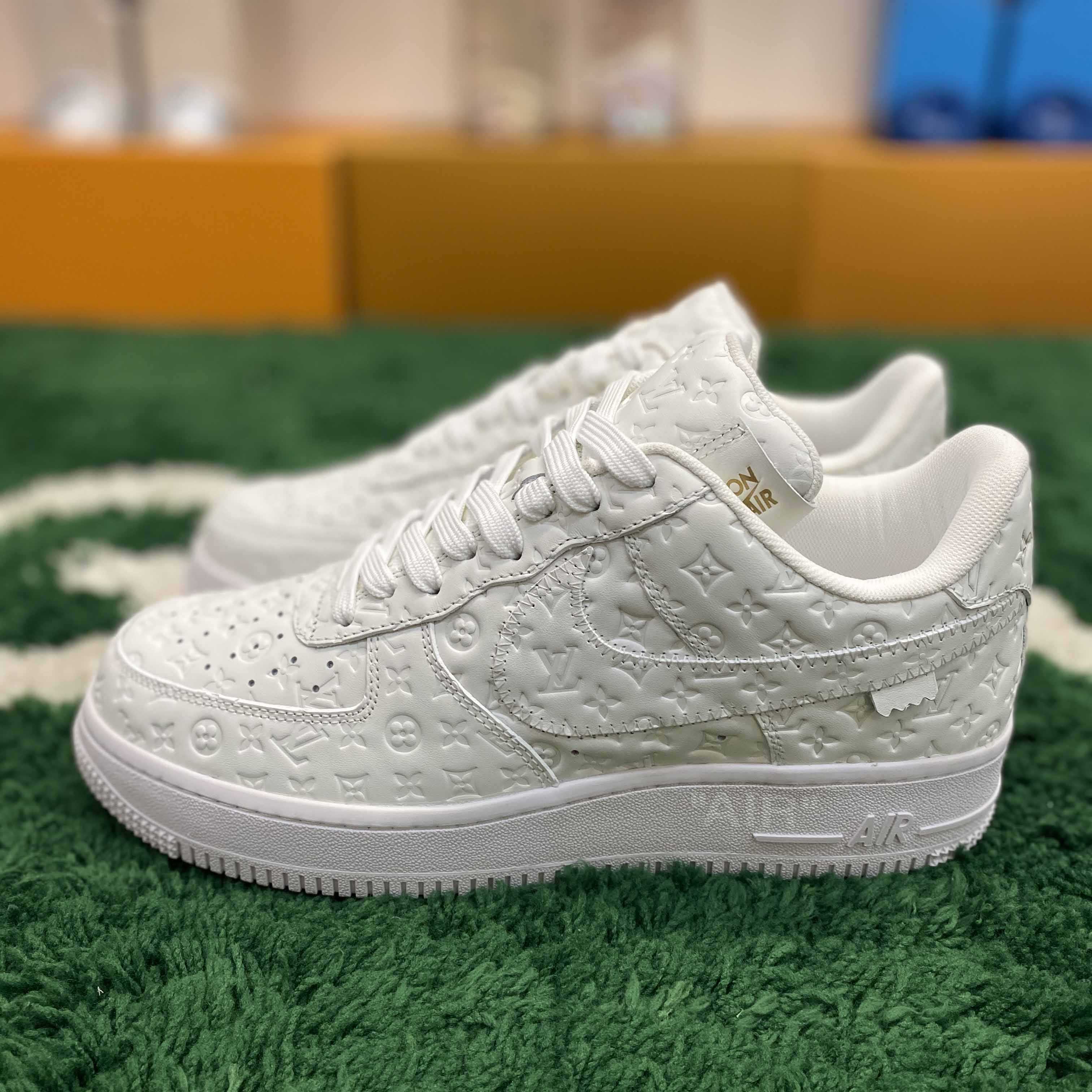  Louis Vuitton LV x Nike Air Force 1 x off-white Sneaker       1A9V - DopestKickz