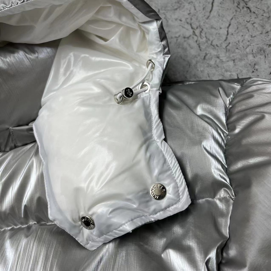 Moncler Gaou Short Down Jacket - DopestKickz