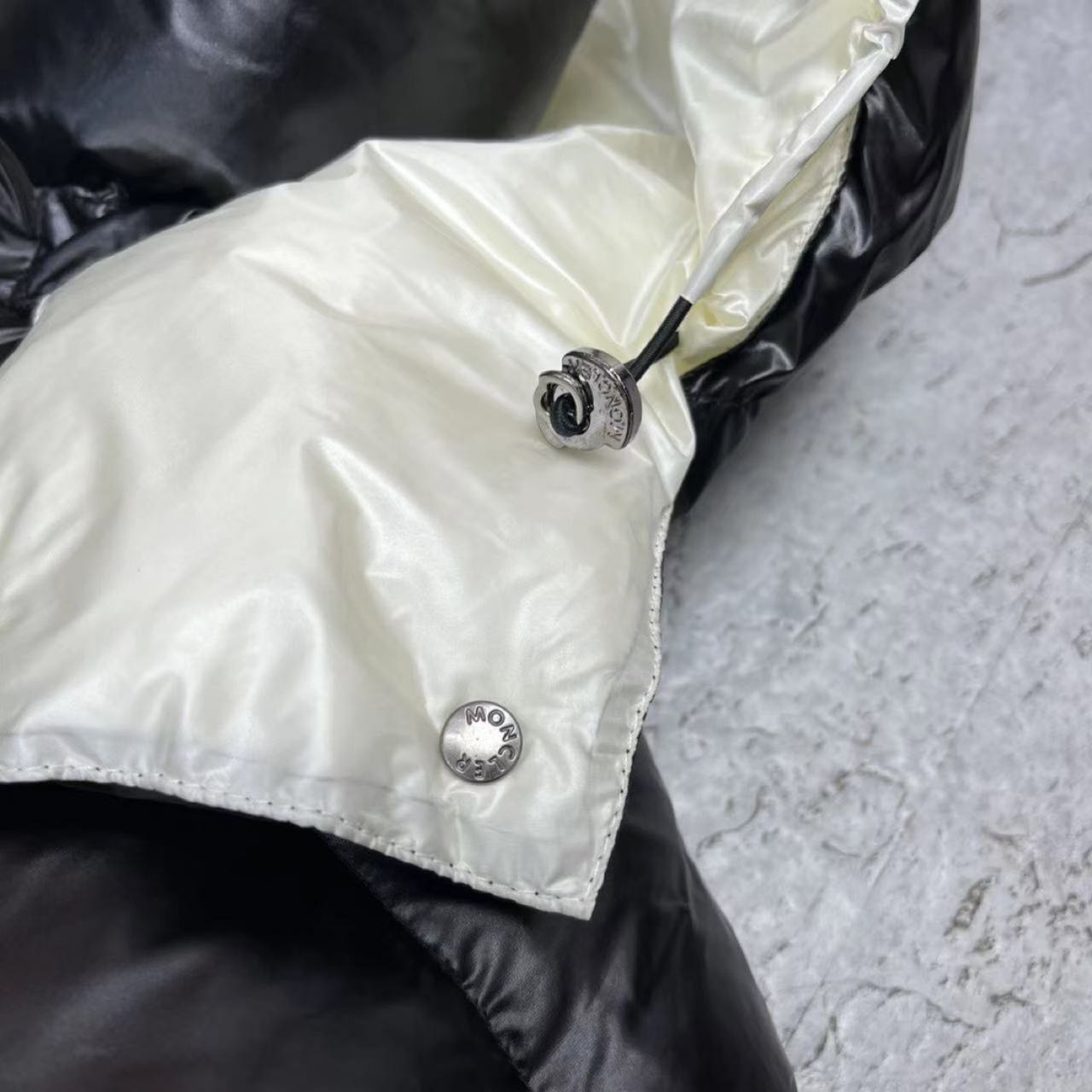 Moncler Women's Abbaye Short Down Jacket - DopestKickz