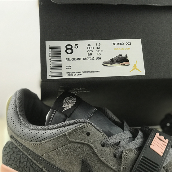 Air Jordan AJ312 Low Sneaker      CD7069-002 - DopestKickz