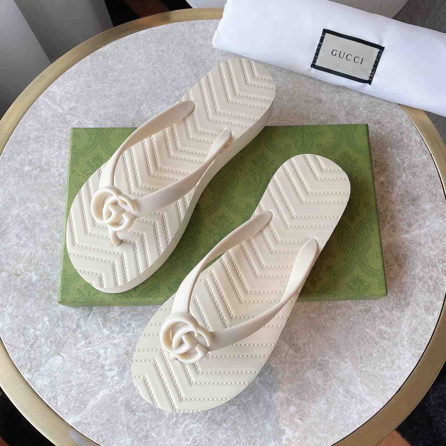 Gucci Women's Chevron Thong Sandal - DopestKickz