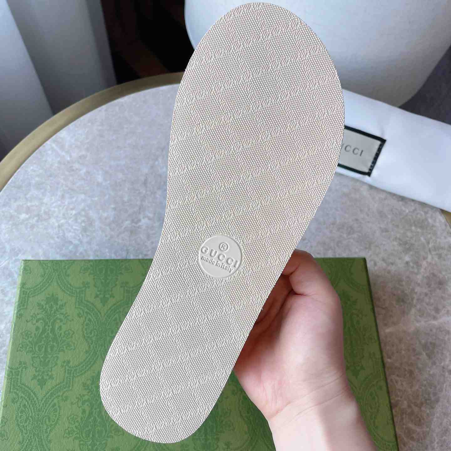 Gucci Women's Chevron Thong Sandal - DopestKickz