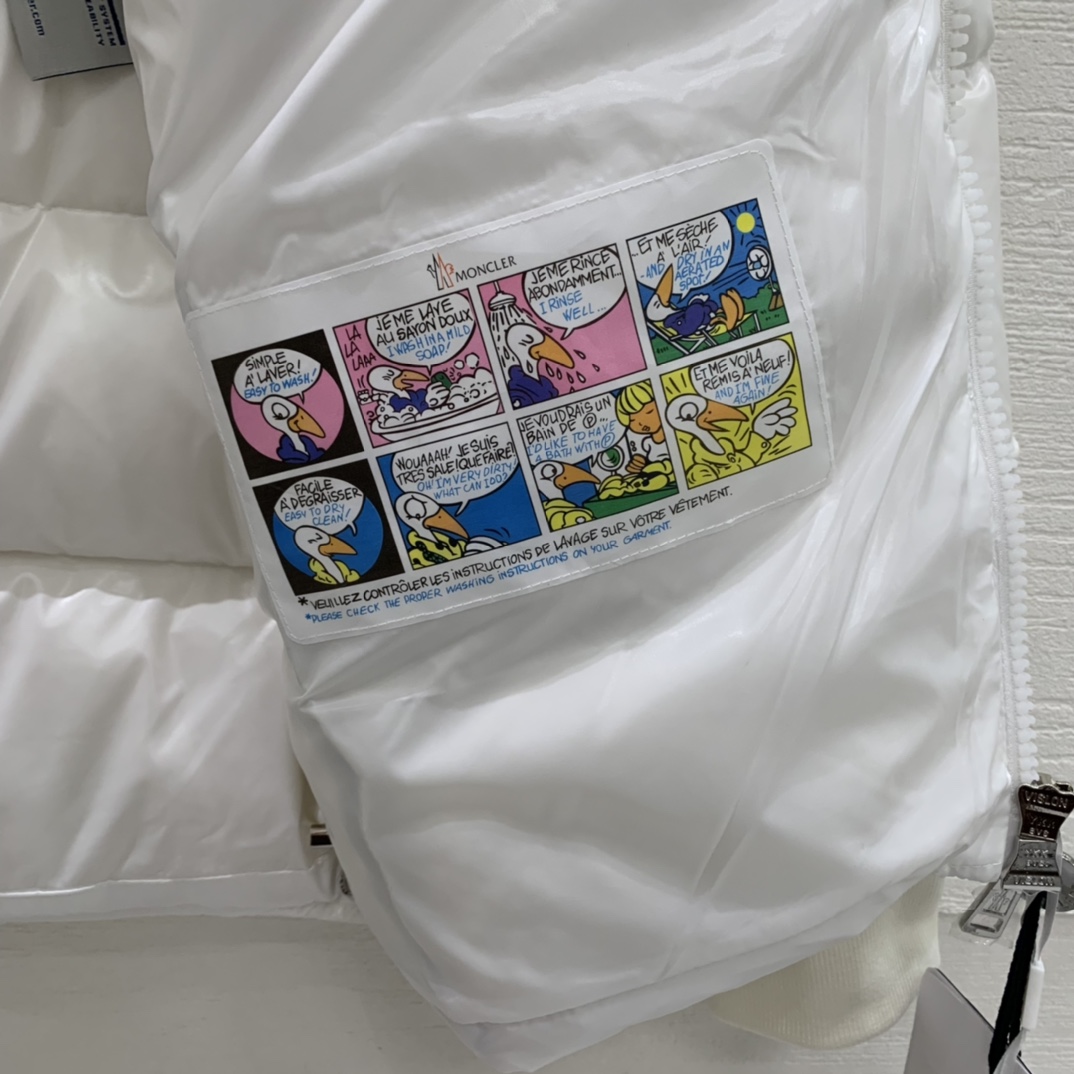 Moncler Lunetiere Short Down Jacket - DopestKickz