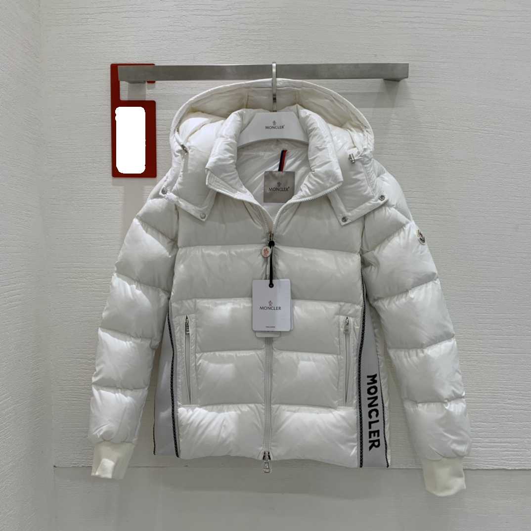 Moncler Lunetiere Short Down Jacket - DopestKickz