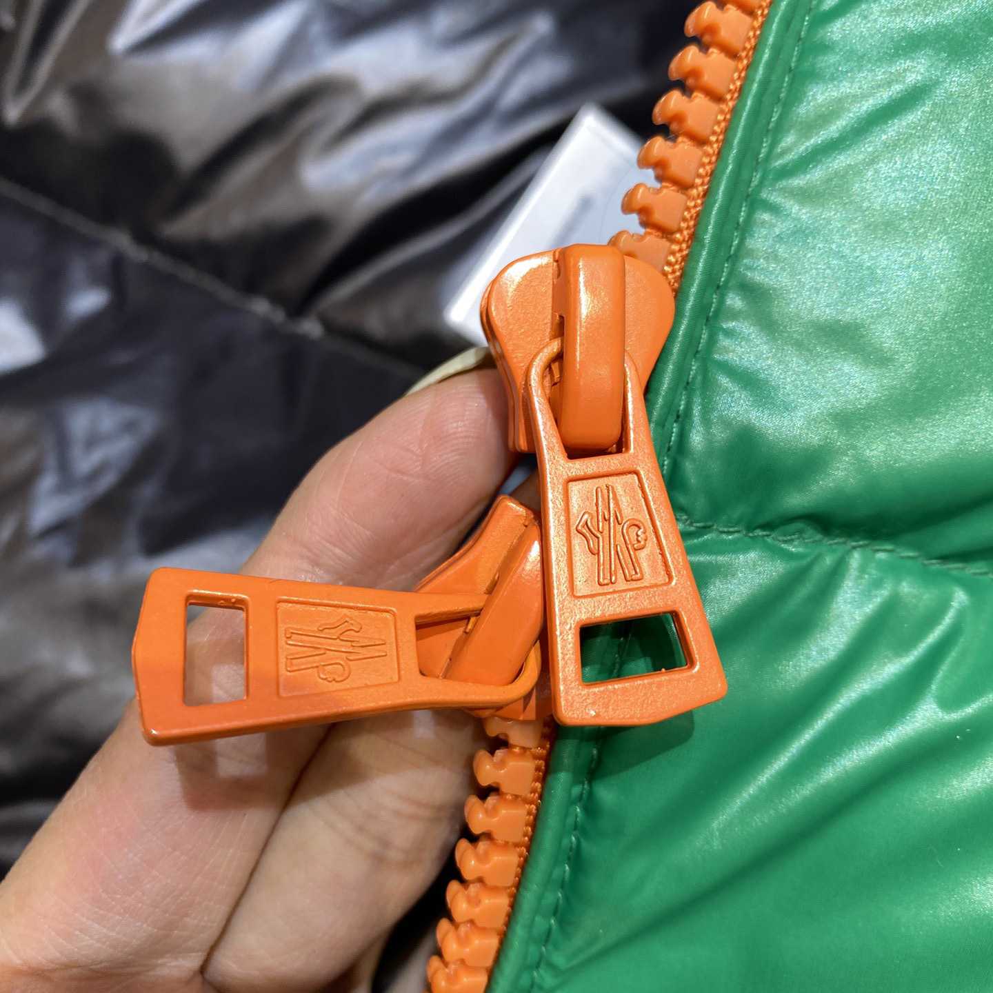 Moncler 2 Moncler 1952 Haggi Short Down Jacket - DopestKickz