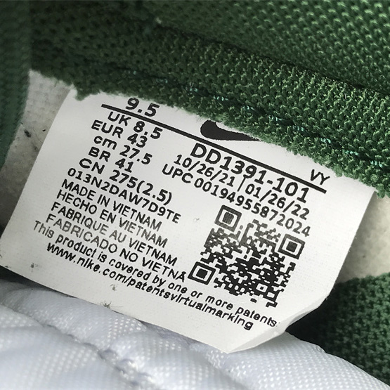 Nike SB Dunk Low Sneaker     DD1931-101 - DopestKickz