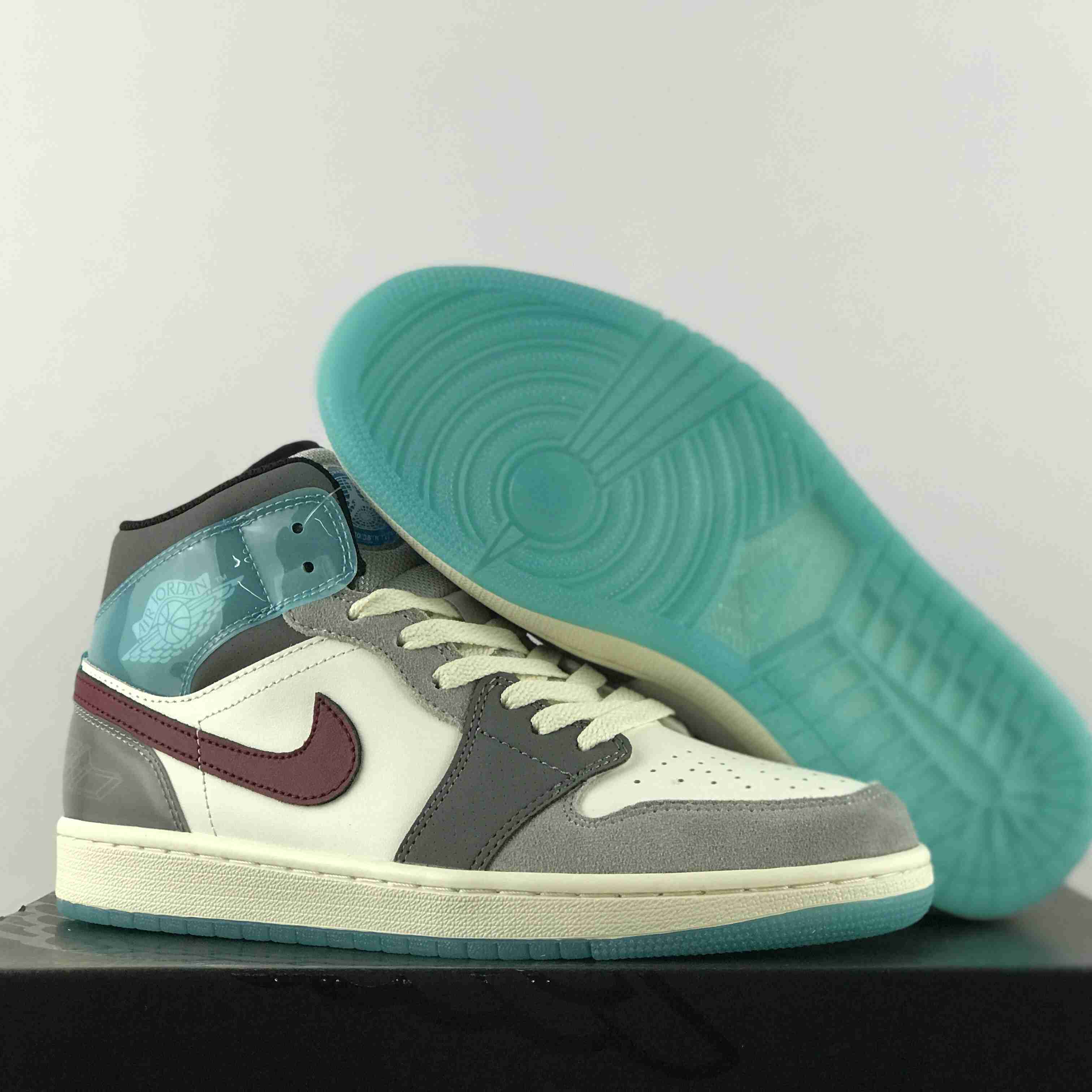 Air Jordan 1 Mid SE Sneaker     - DopestKickz