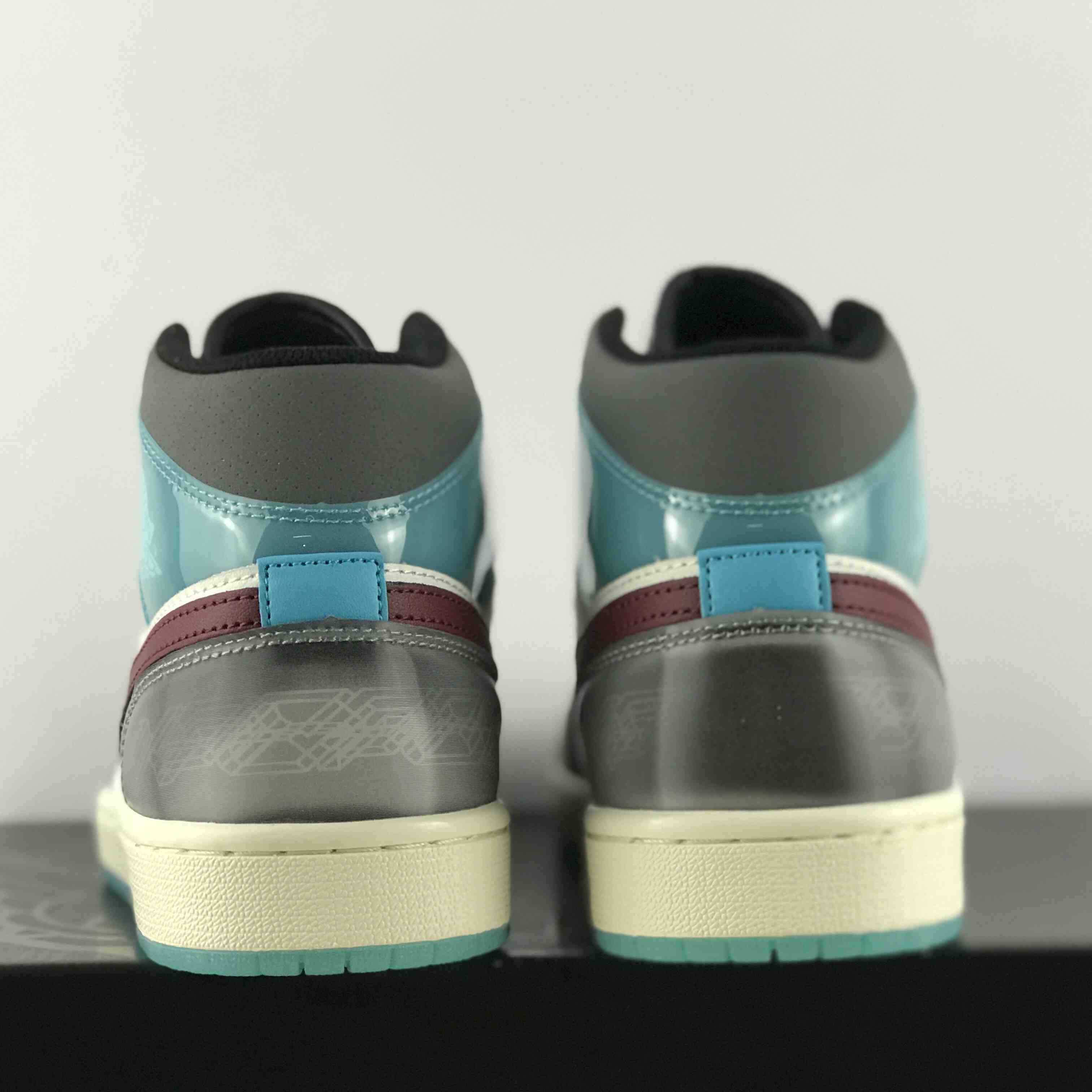 Air Jordan 1 Mid SE Sneaker     - DopestKickz