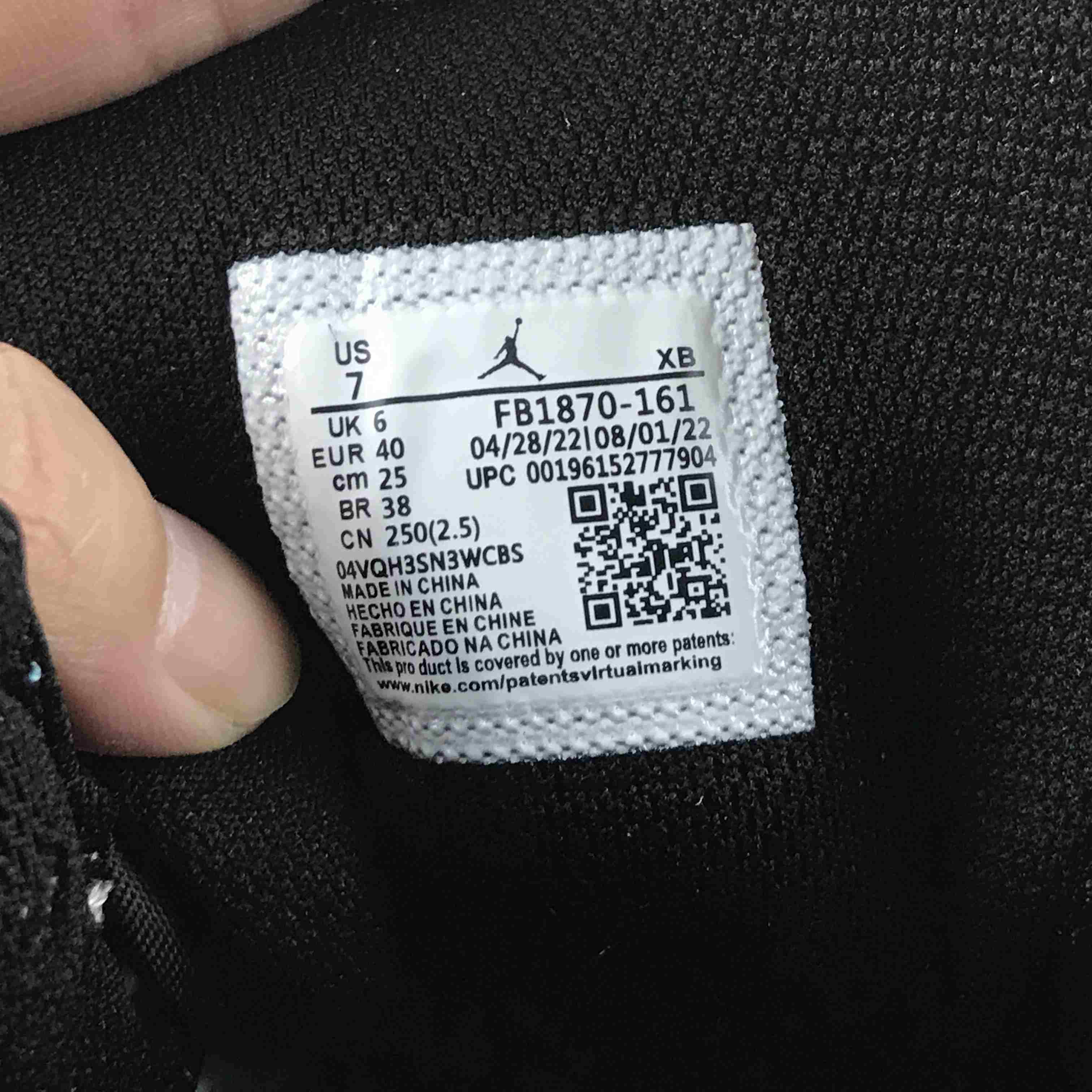 Air Jordan 1 Mid SE Sneaker     - DopestKickz