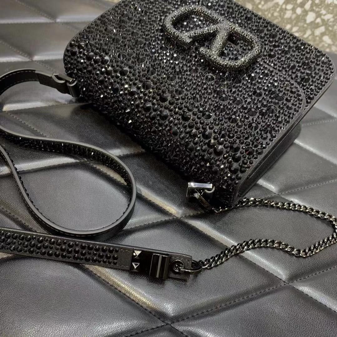 Valenti Vlogo Shoulder Bag - DopestKickz