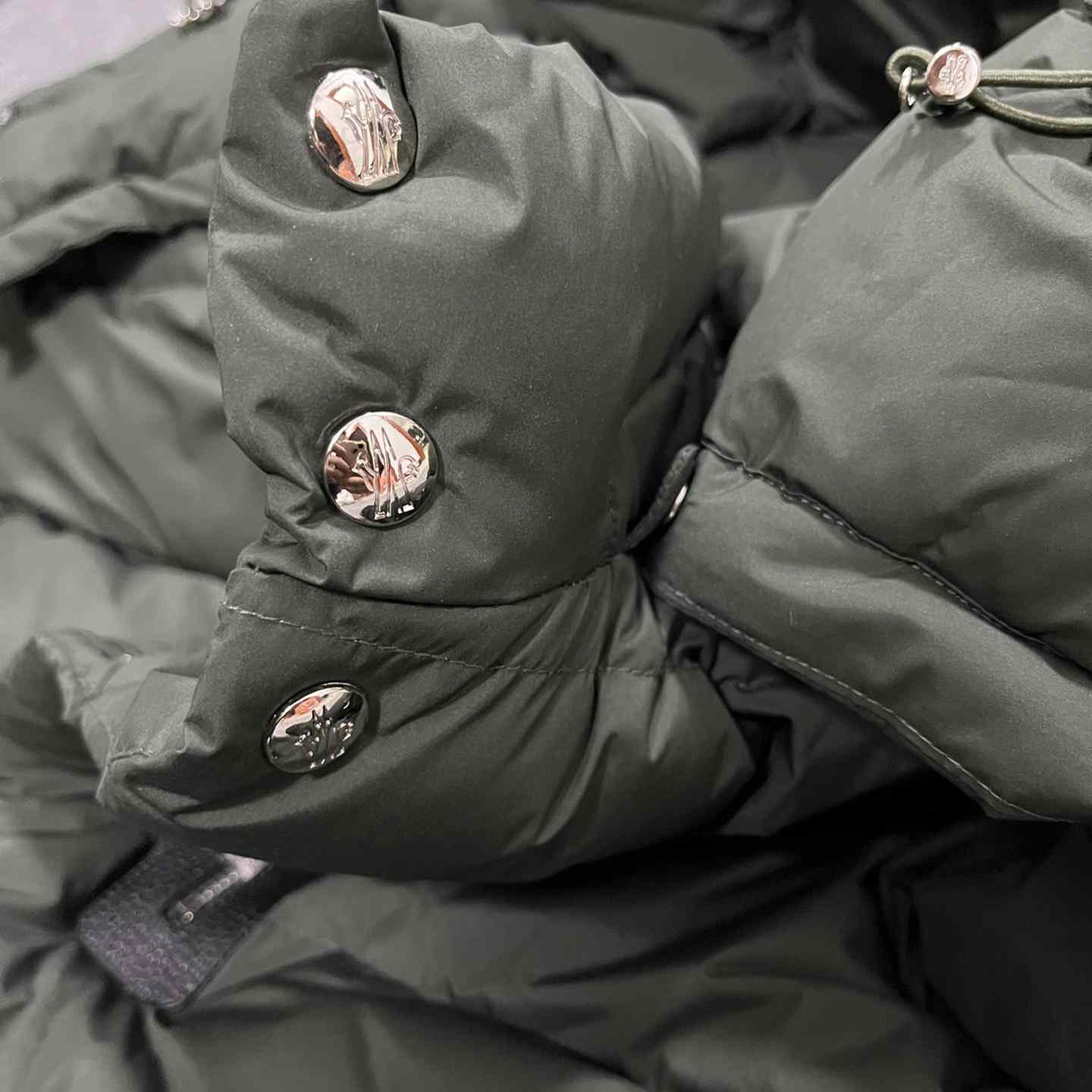 Moncler Bauges Short Down Jacket - DopestKickz