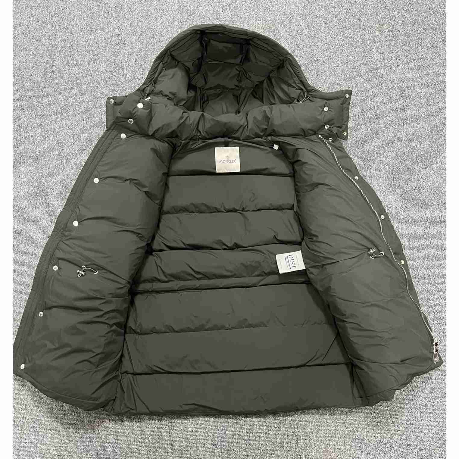 Moncler Bauges Short Down Jacket - DopestKickz