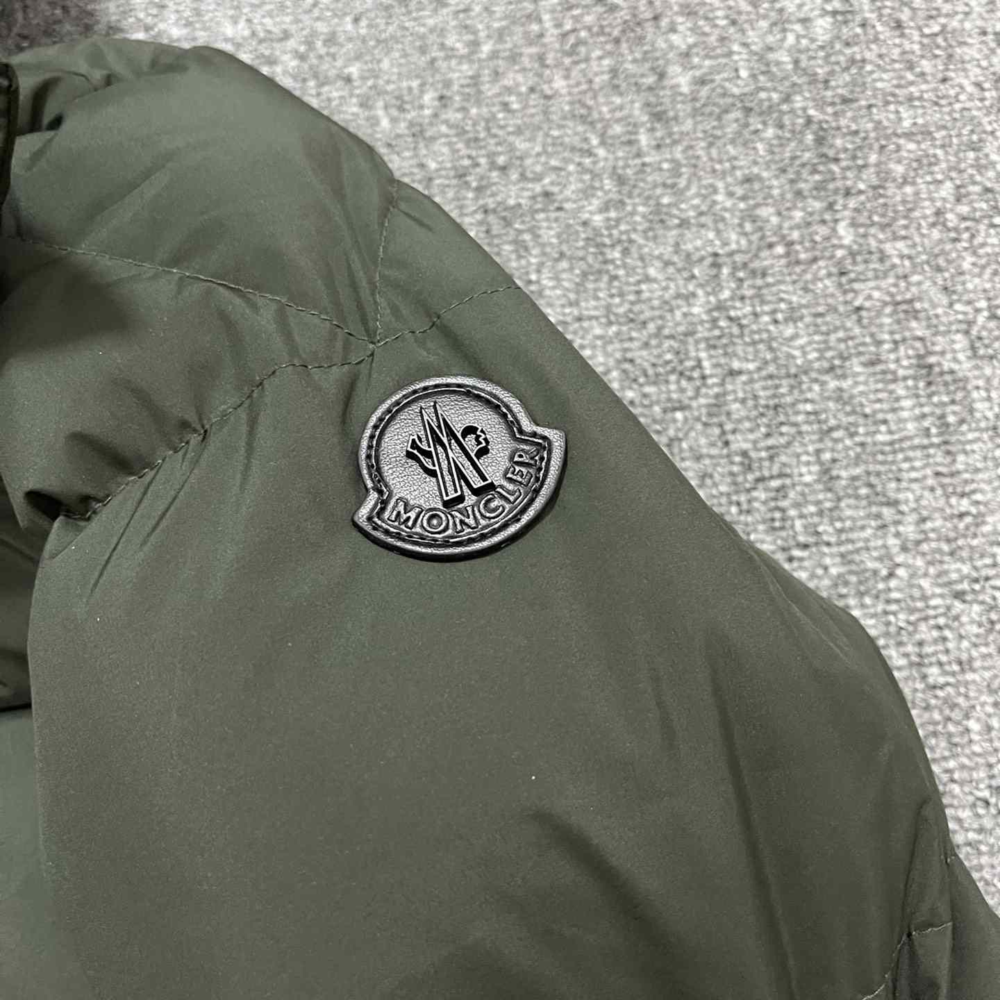 Moncler Bauges Short Down Jacket - DopestKickz