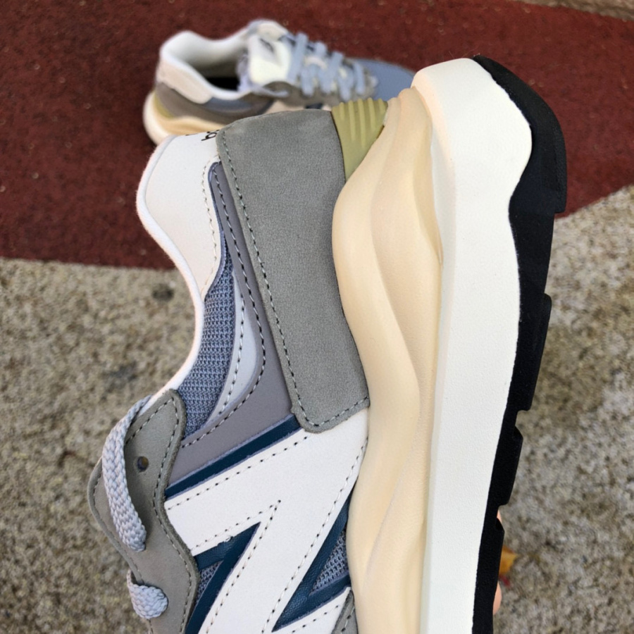 New Balance/NB 5740 Sneakers         M5740LLG - DopestKickz