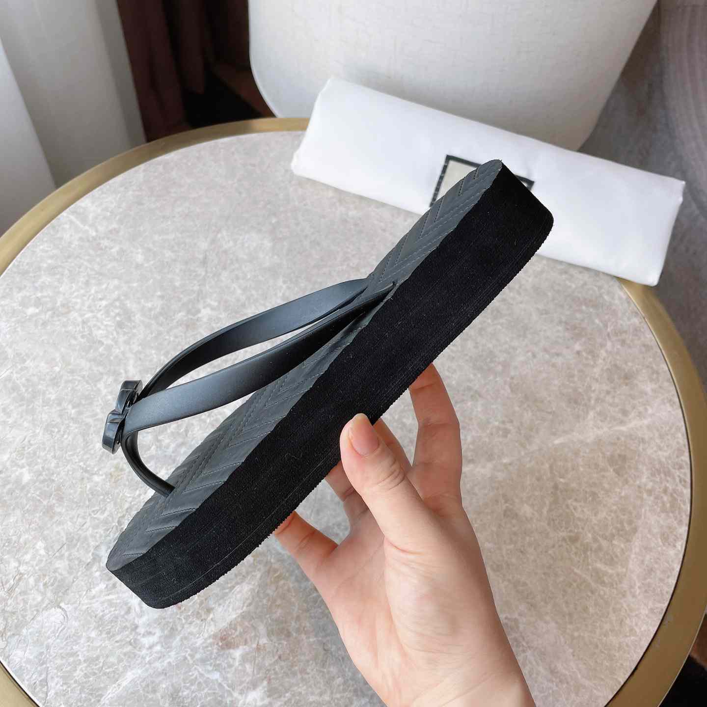 Gucci Women's Chevron Thong Sandal - DopestKickz