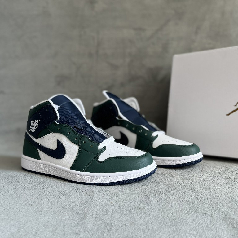 Air Jordan 1 Mid  Sneaker      DZ5326-300 - DopestKickz